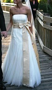 Vera Wang Wedding Dress | PreOwnedWeddingDresses.com