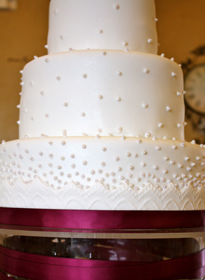 Wedding Cakes that Replicate Wedding Dresses | PreOwnedWeddingDresses.com