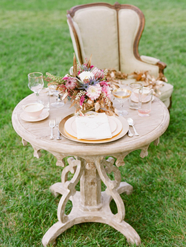 Vintage Glam Wedding Tablescapes | PreOwnedWeddingDresses.com