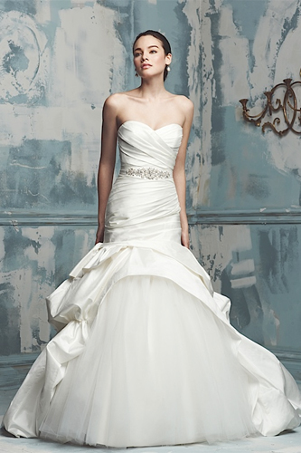 Paloma Blanca 4108 wedding dress