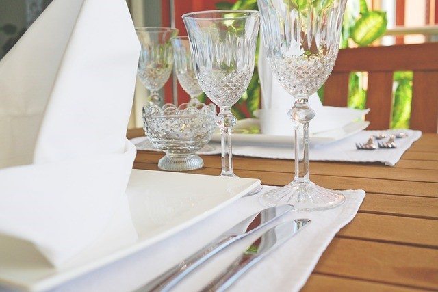 3 wedding table setting