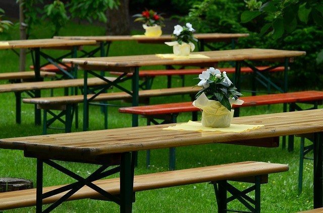 7 banquet style picnic table