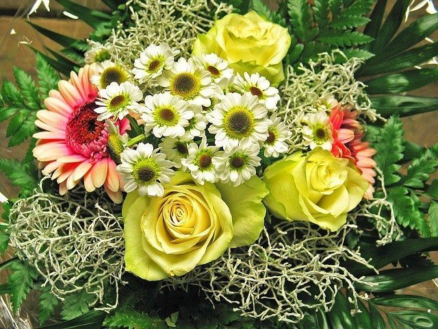 8 colourful floral wedding centrepiece