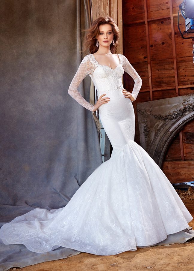 lazaro-bridal-chantilly-lace-fit-and-flare-corset-venise-lace-sweetheart-fitted-gathered-skirt-chapel-3560_zm