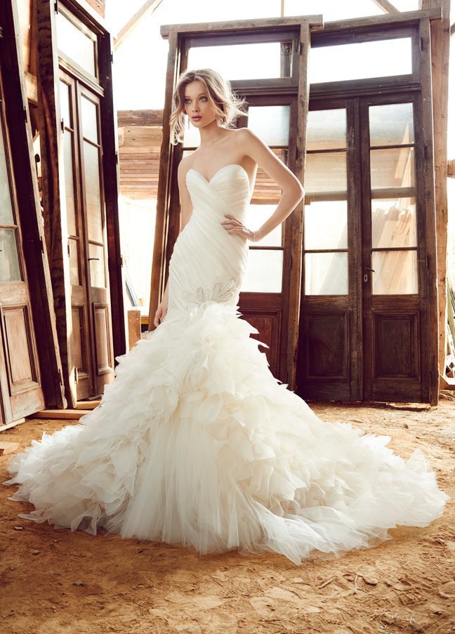 lazaro-bridal-silk-organza-fit-flare-strapless-sweetheart-pleated-jeweled-asymmetrical-boa-tulle-chapel-3559_zm