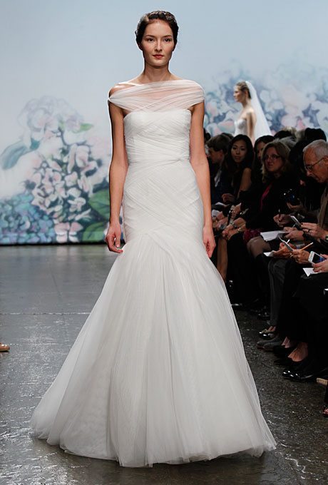 new-monique-lhuillier-wedding-dresses-fall-2012-014