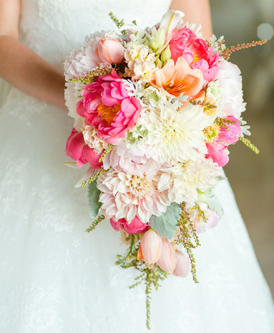 15 Beautiful Wedding Bouquets | PreOwnedWeddingDresses.com