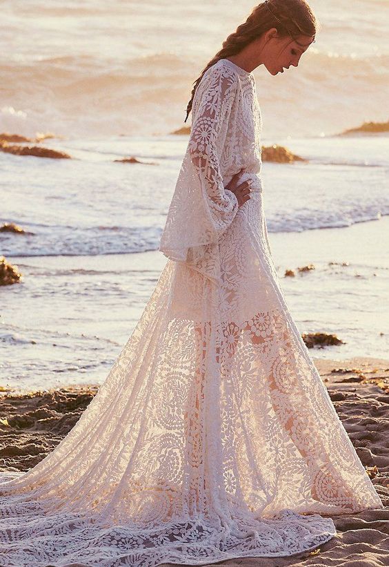 10 More Beach Wedding Gowns For the ...