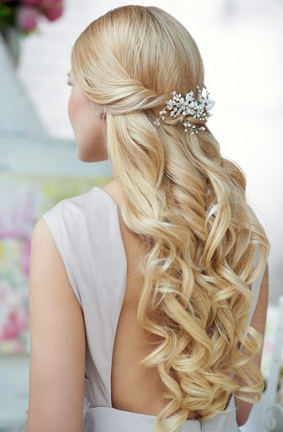 10 More Classic Hairstyles For The Over 50 Bride Preowned Wedding Dresses 