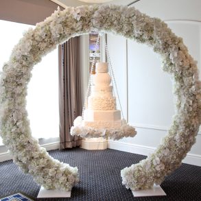 Showstopper Wedding Cakes | PreOwnedWeddingDresses.com