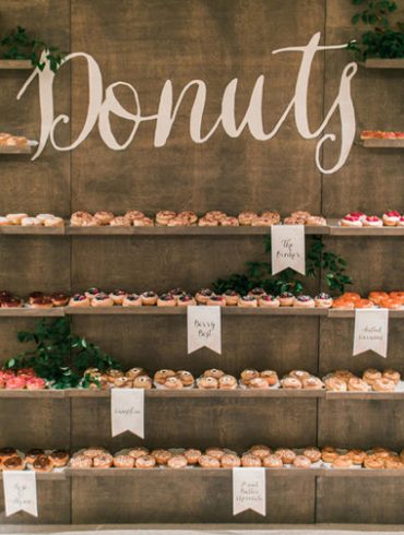 Delightful Donut Displays | PreOwnedWeddingDresse.com