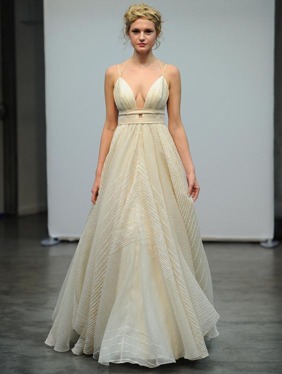 10 More Flattering Wedding Gowns with Empire Waistlines