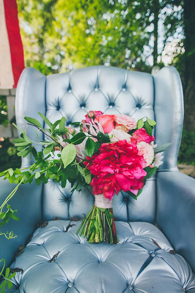 Hot Pink Bridal Bouquets | PreOwnedWeddingDresses.com