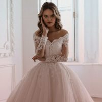 10 Victorian Inspired Wedding Dresses