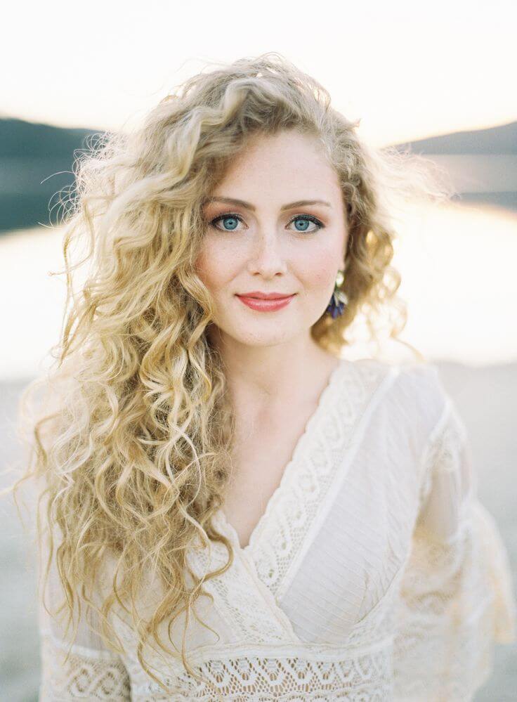 natural curly hair wedding hairstyle