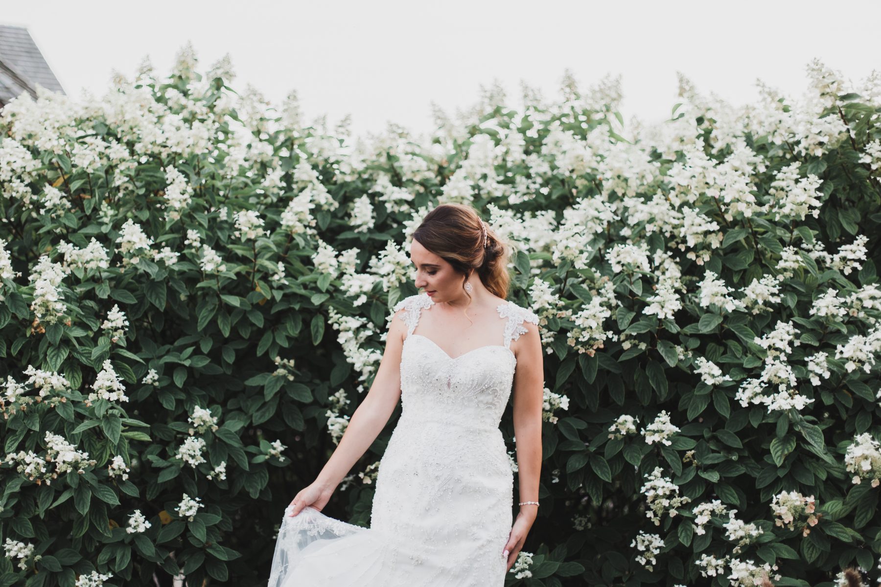 Shades of Burgundy and Mint Make For Chic Summer Country Club Wedding | PreOwned Wedding Dresses Shades of Burgundy and Mint Make For Chic Summer Country Club Wedding | PreOwned Wedding Dresses