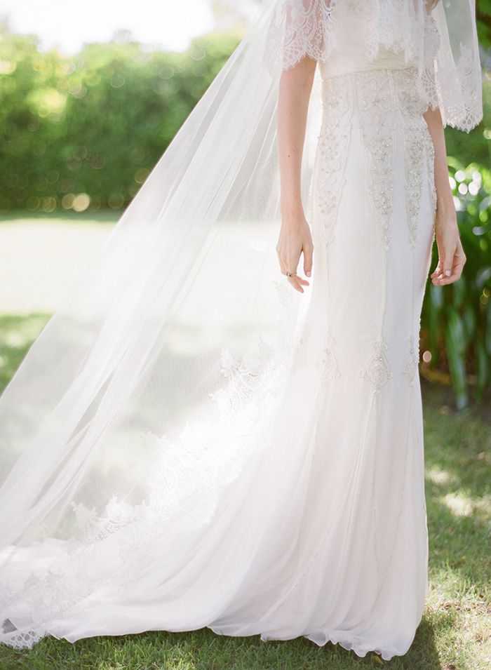 10-elegant-lace-wedding-gown