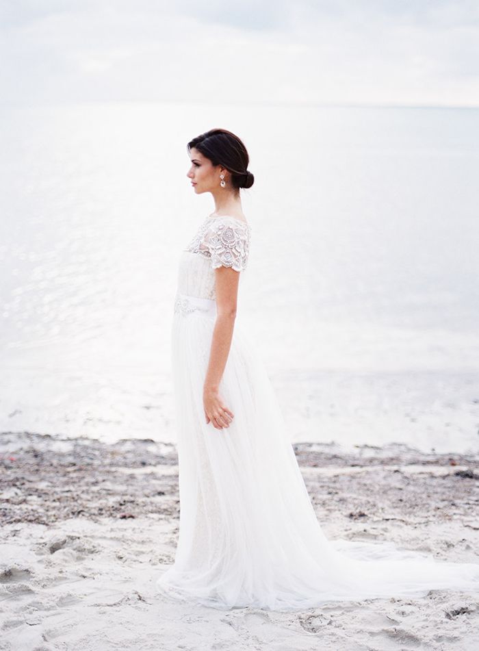 10-timeless-beach-wedding-marchesa-wedding-gown