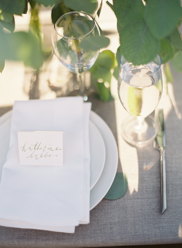 12-rustic-wedding-calligraphy-place-setting