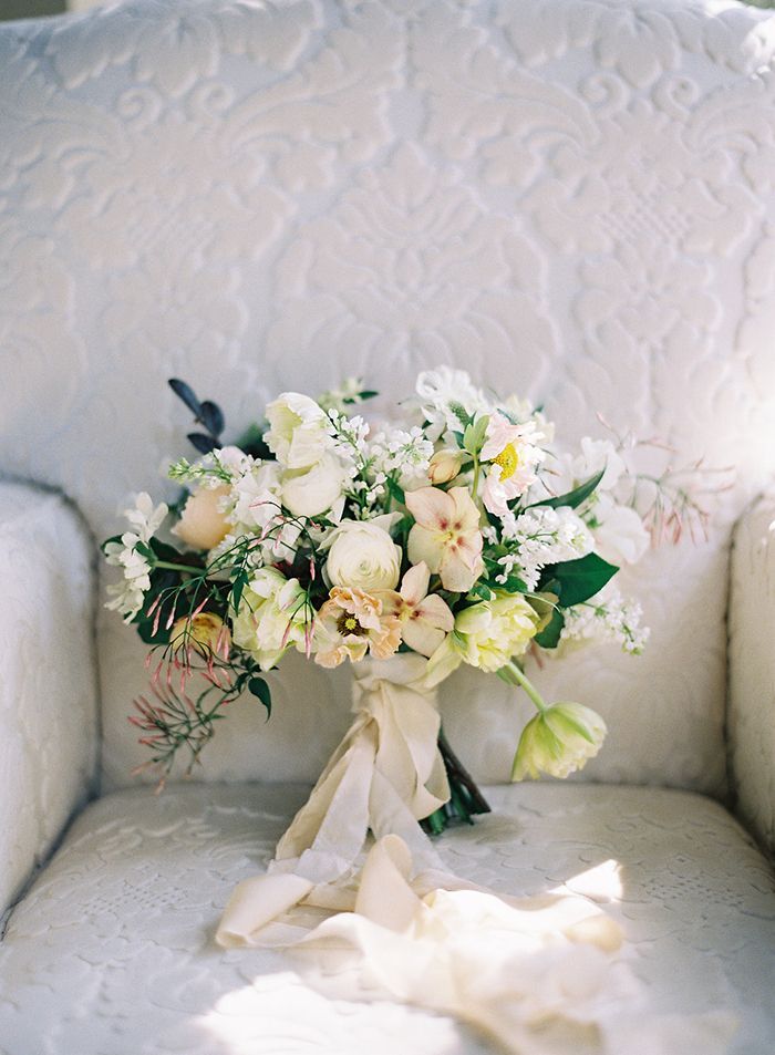 16-white-wedding-bouquet-frou-frou-chic
