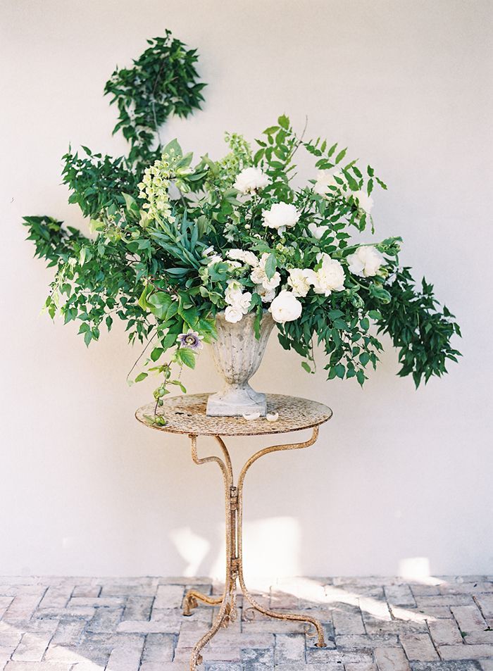 6-natural-green-white-wedding-inspiration