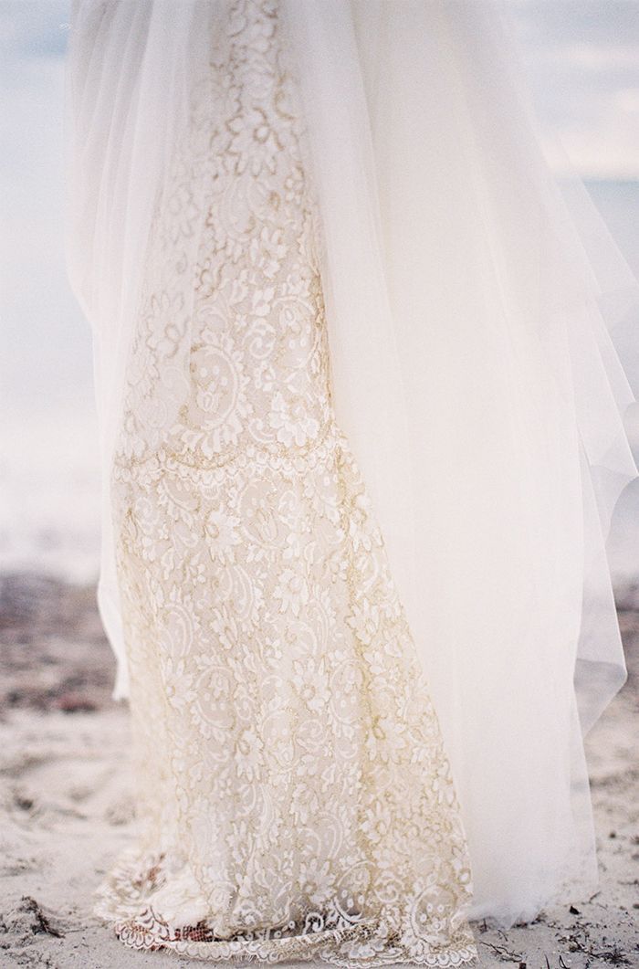 7-lace-flowy-wedding-gown-marchesa
