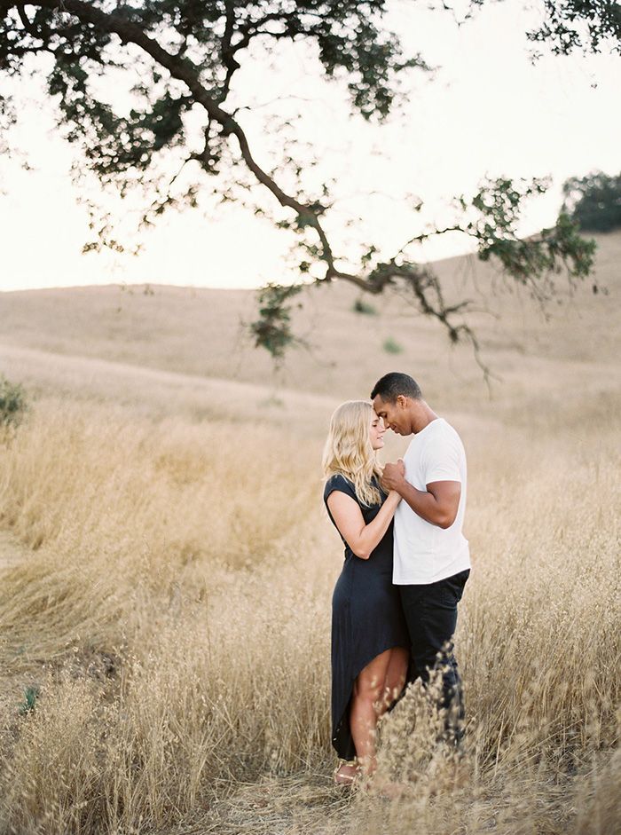 7-simple-black-white-navy-engagement-session