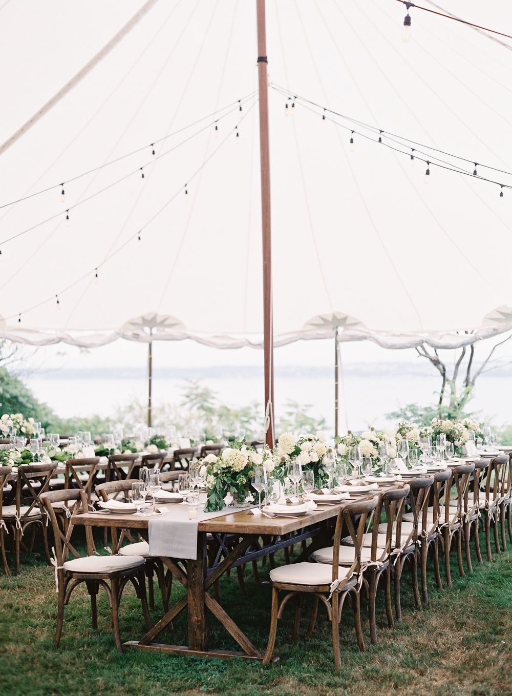 9-outdoor-natural-wedding-reception