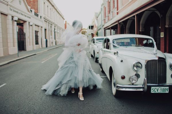 bride-blue-white-tulle-classic-car