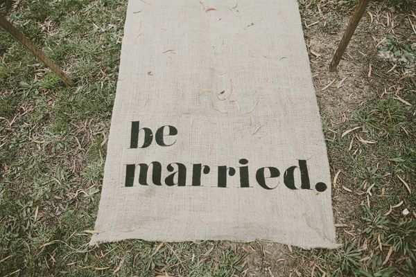 burlap-wedding-runner-ideas