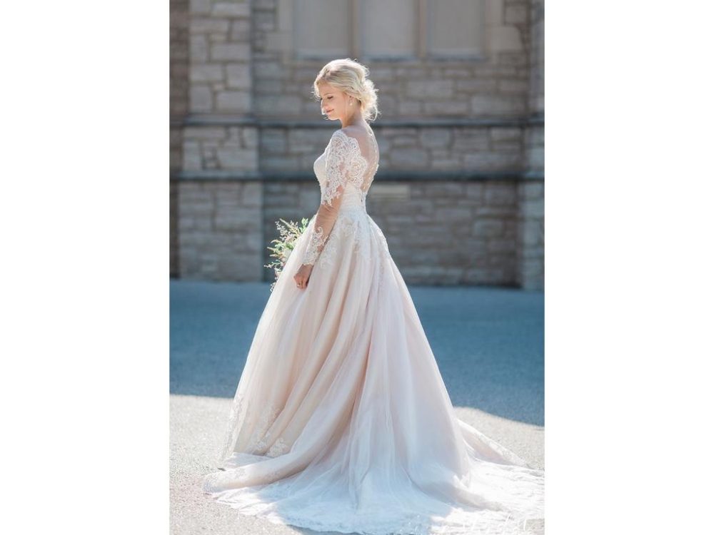 15 Designer Wedding Dresses Under $1,000