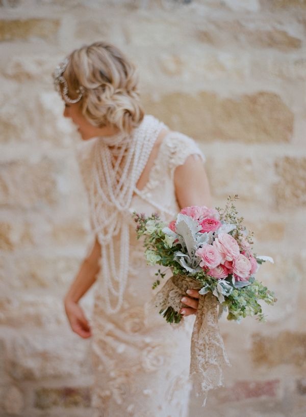 elopement-with-a-carefree-spirit-bouquet-accessories-vera-wang-dress