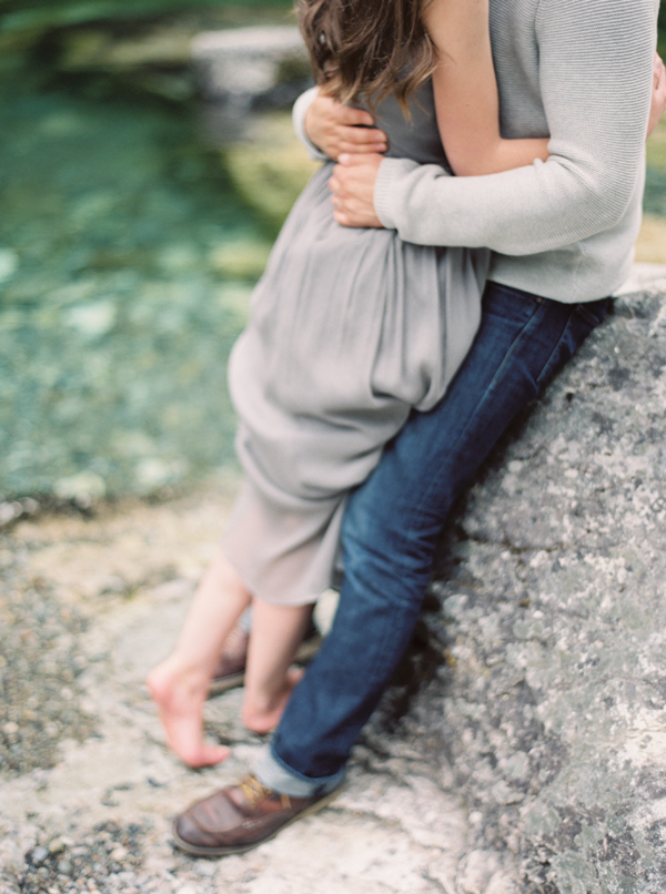 natural-outdoor-engagement-session