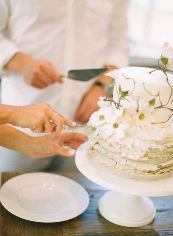 Simple Flower Wedding Cake Elopement