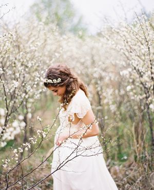 soft-spring-blossoms-white-wedding-bride-orchard-grove-lace-scallops-tiara