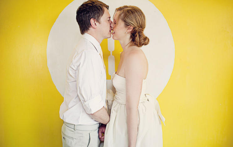 unique-yellow-and-white-wedding-ideas