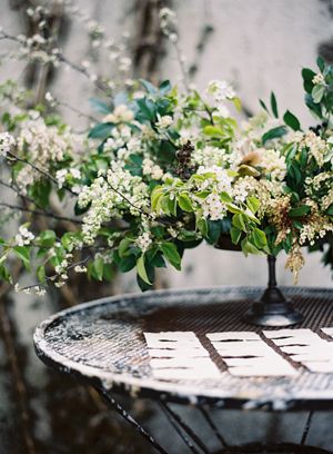 white-green-spring-organic-formal-rustic-wild-flower-arrangement-centerpiece-escort-cards-joy-thigpen