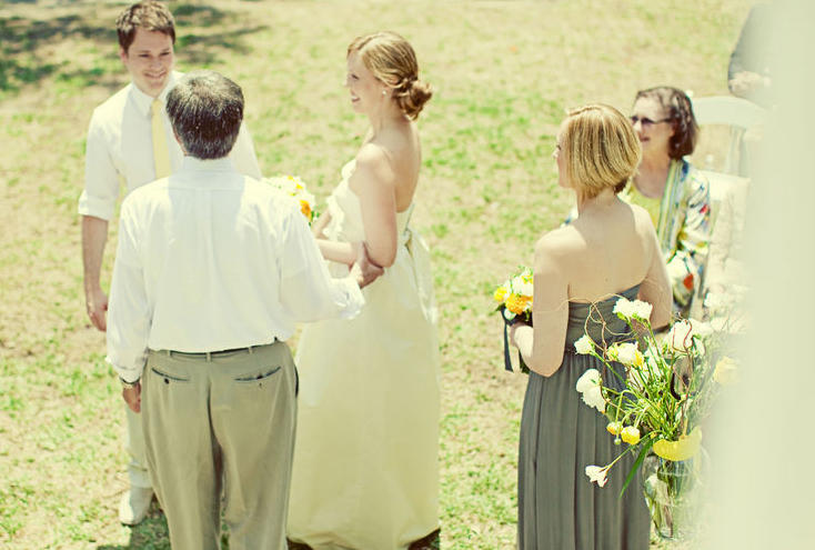 yellow-and-blue-outdoor-wedding-ceremony