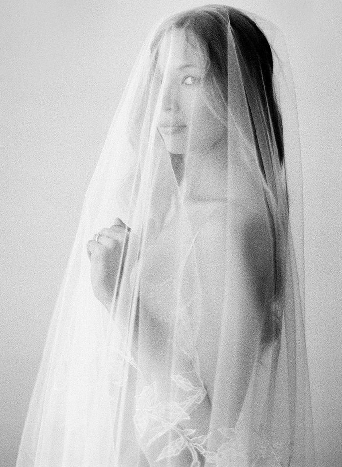 10-vera-wang-bridal-veil