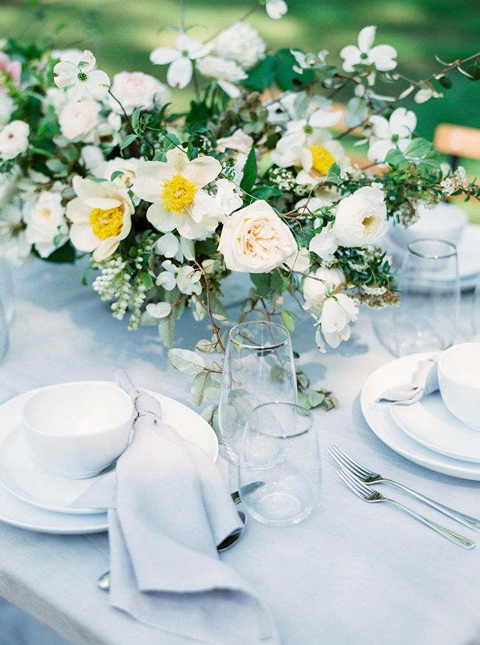 12-fresh-outdoor-white-green-natural-wedding