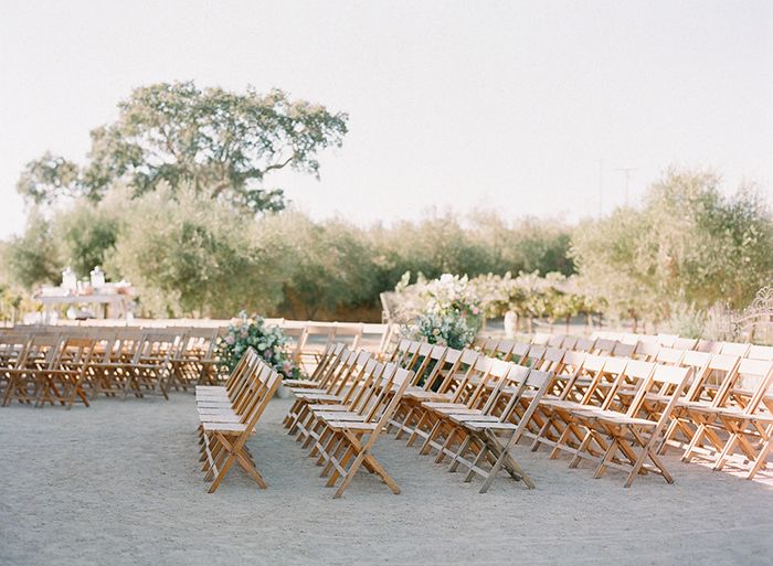 13-outdoor-wedding-natural-wood-chair