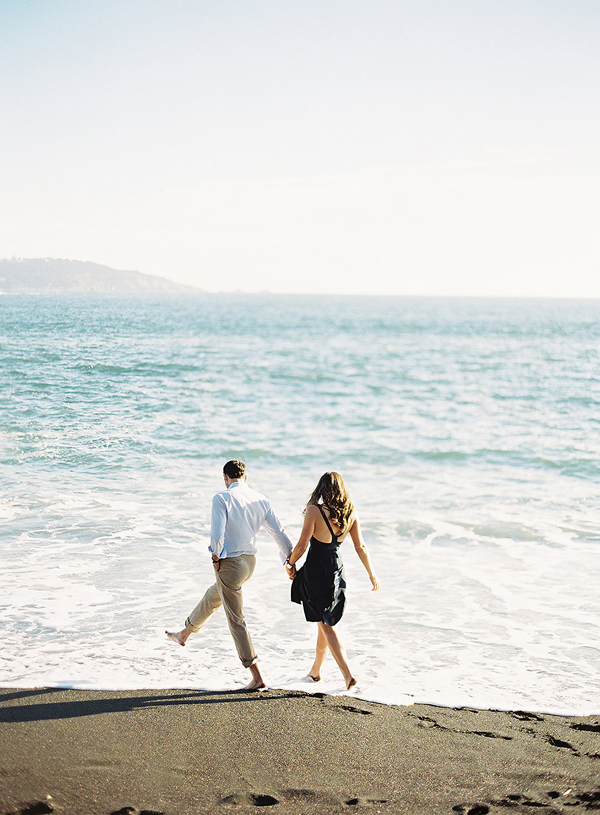 13-romantic-beach-engagement