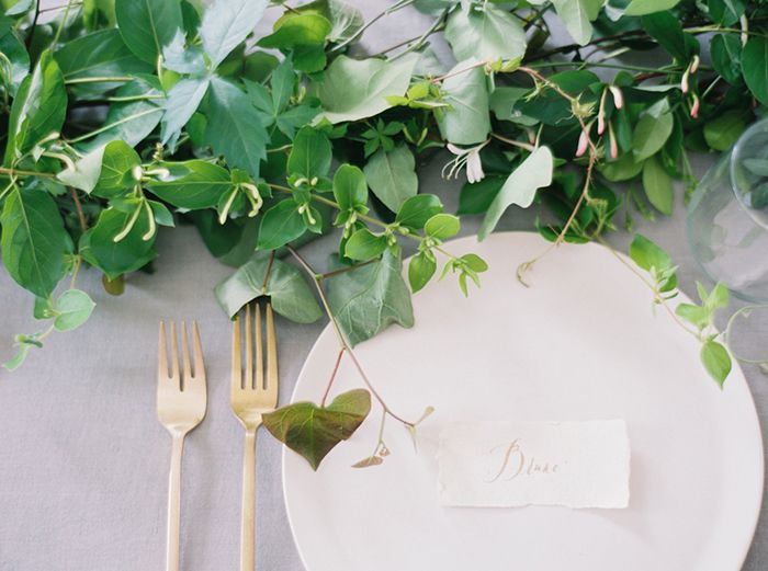 15-white-gold-green-organic-wedding-ideas