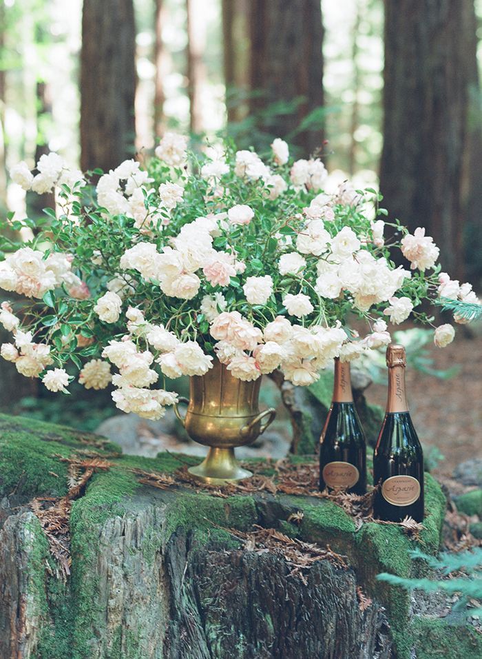 16-lush-white-centerpiece-wedding-champagne