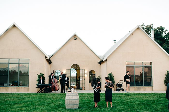 16-simple-outdoor-wedding-reception