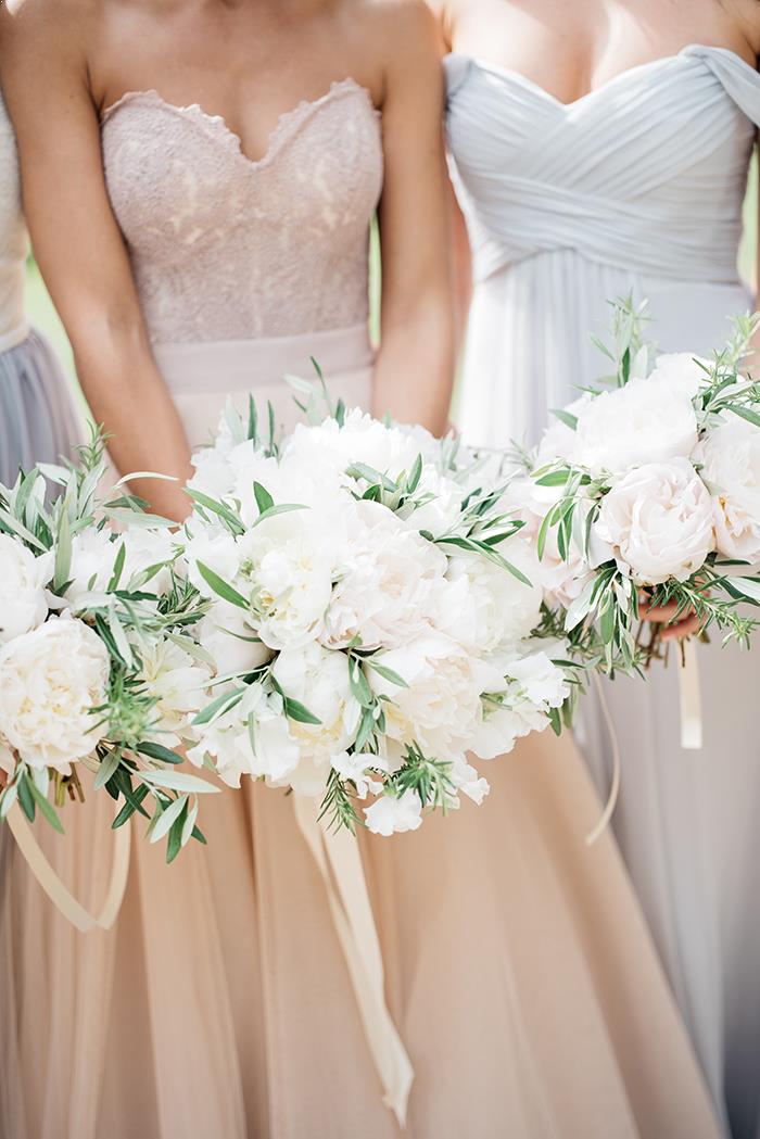 17-white-green-blush-blue-wedding