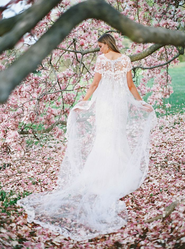 9-delicate-lace-wedding-gown