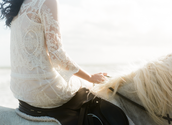 delicate-lace-wedding-dress