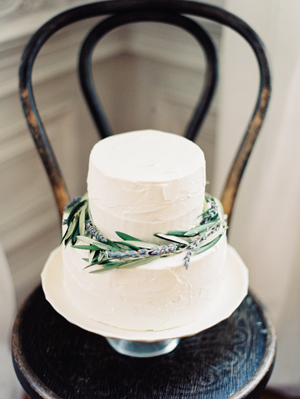 olive-branch-wedding-cake-ideas