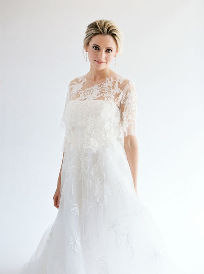 2-delicate-lace-wedding-gown